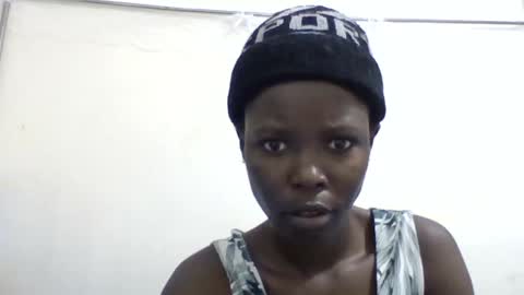 Snapshot of pretty_petite_ebony chatting on June 15, 3:09 am pretty_petite_ebony online show from June 15, 3:09 am