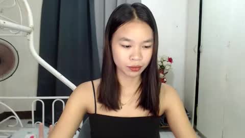 Snapshot of pretty_princes19 chatting on April 12, 8:36 pm Princess online show from April 12, 8:36 pm