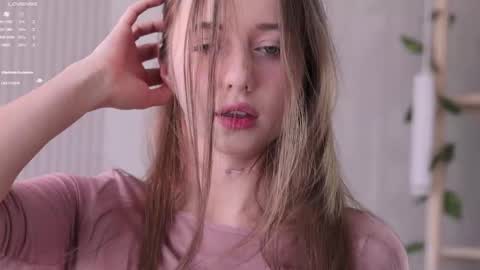 Snapshot of pretty_princess_elina chatting on March 15, 10:32 am Elina online show from March 15, 10:32 am