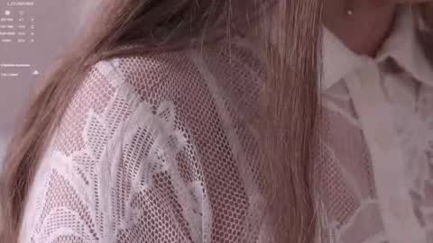 Snapshot of pretty_princess_elina chatting on March 17, 9:23 am Elina online show from March 17, 9:23 am