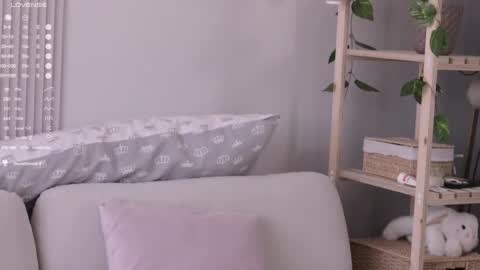 Snapshot of pretty_princess_elina chatting on March 26, 8:53 am Elina online show from March 26, 8:53 am