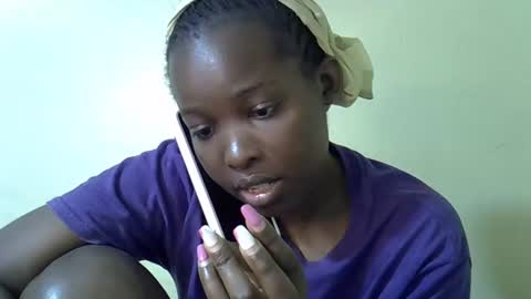 Snapshot of pretty_pussy2 chatting on February 24, 10:48 am Essy online show from February 24, 10:48 am