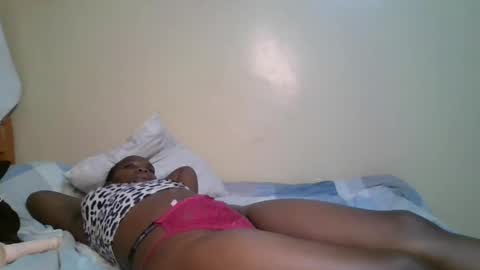 Snapshot of pretty_shila chatting on October 20, 12:44 am pretty_shila online show from October 20, 12:44 am