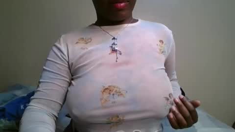 Snapshot of pretty_shila chatting on October 21, 10:43 pm pretty_shila online show from October 21, 10:43 pm