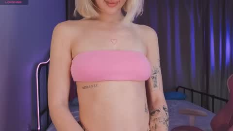 Snapshot of pretty_smile_baby chatting on May 21, 5:03 am pretty smile baby online show from May 21, 5:03 am