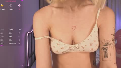 Snapshot of pretty_smile_baby chatting on May 30, 5:59 am pretty smile baby online show from May 30, 5:59 am