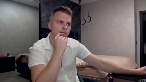 Justin online show from October 11, 4:44 am