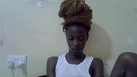 Vee online show from March 10, 8:25 pm