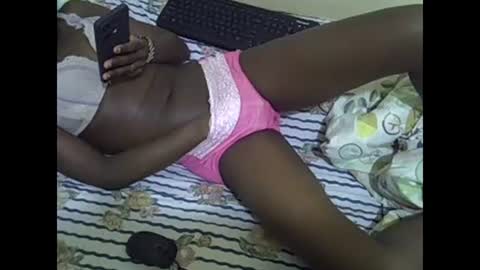 Snapshot of prettyalma chatting on January 15, 6:08 pm prettyalma online show from January 15, 6:08 pm