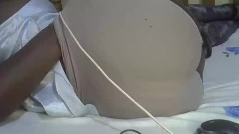 Snapshot of prettyalma chatting on March 11, 7:31 pm prettyalma online show from March 11, 7:31 pm