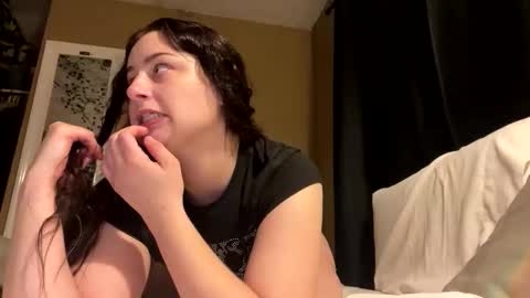 prettybaby22 online show from November 28, 10:56 pm