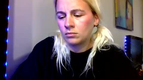 Missy  Jack online show from June 18, 6:01 pm