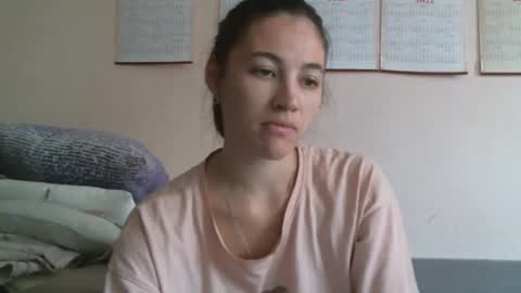 Snapshot of prettybella_7 chatting on October 13, 9:31 am Bella online show from October 13, 9:31 am