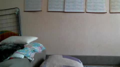 Snapshot of prettybella_7 chatting on October 20, 10:59 am Bella online show from October 20, 10:59 am