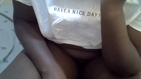 prettybooty1 online show from February 27, 4:09 am