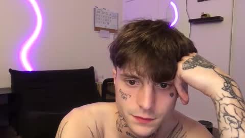 pretty boy online show from November 22, 6:34 am