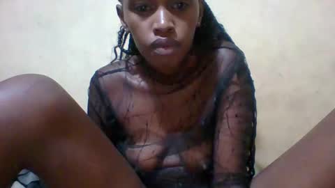 Snapshot of prettycarl_2 chatting on January 9, 2:43 am prettycarl_2 online show from January 9, 2:43 am