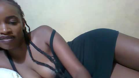Snapshot of prettycarl_2 chatting on January 25, 1:10 am prettycarl_2 online show from January 25, 1:10 am