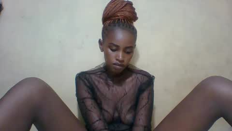 Snapshot of prettycarl_2 chatting on February 1, 10:37 am prettycarl_2 online show from February 1, 10:37 am