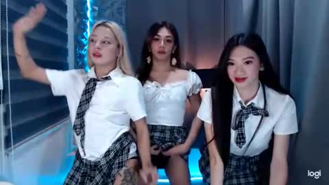 ASHLEY online show from January 2, 9:43 am