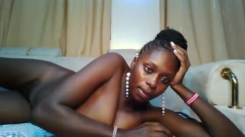 Snapshot of prettydulce chatting on November 13, 4:06 pm prettydulce online show from November 13, 4:06 pm