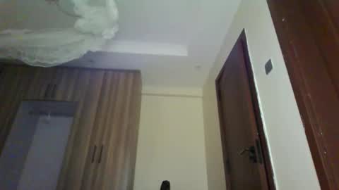 prettydulce online show from February 25, 1:32 pm