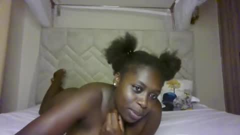 prettydulce online show from June 8, 3:45 pm