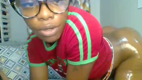 PrettyEla online show from February 14, 12:29 am