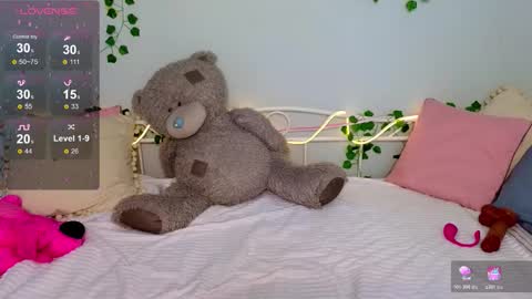 Evie online show from February 8, 9:02 am