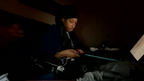 prettyfacefemale online show from February 23, 5:49 am