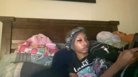 prettyfacefemale online show from March 7, 6:54 am