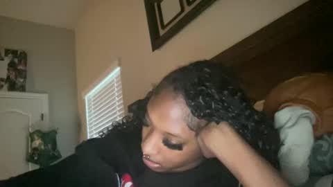 prettyfacefemale online show from March 25, 10:38 pm