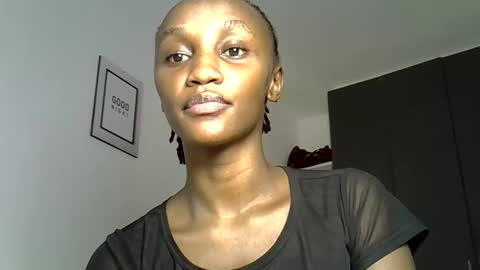 Pretty darkskin doll online show from April 30, 11:38 am