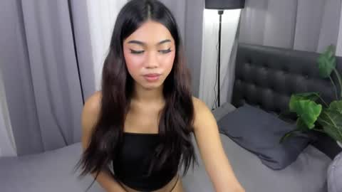 Snapshot of prettyhothugecock chatting on June 13, 3:21 pm prettyhothugecock online show from June 13, 3:21 pm