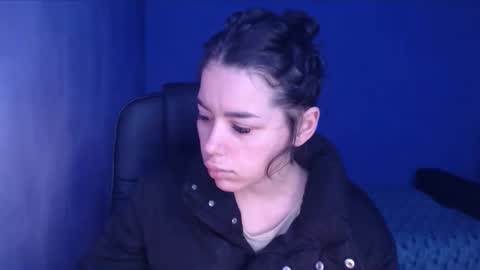 prettyjulliette online show from February 7, 10:40 am