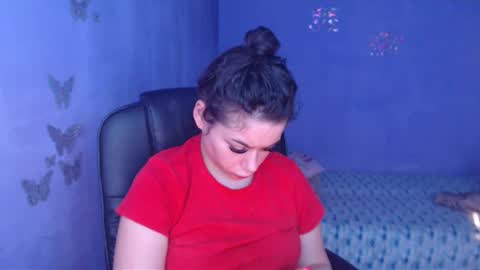 prettyjulliette online show from February 14, 12:47 pm