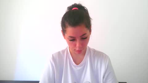 prettyjulliette online show from September 21, 1:02 pm