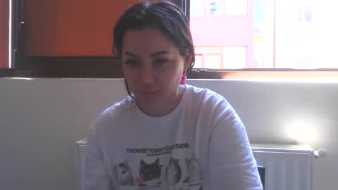 prettyjulliette online show from May 5, 10:56 am