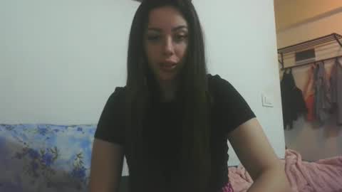prettyjulliette online show from May 11, 8:50 pm