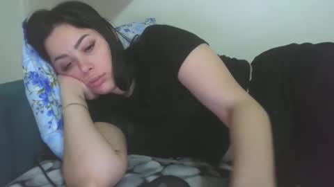 prettyjulliette online show from May 12, 4:04 pm