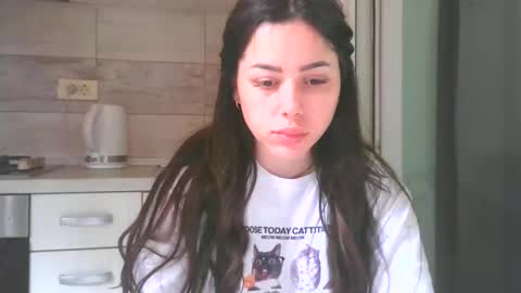 prettyjulliette online show from May 17, 1:07 pm