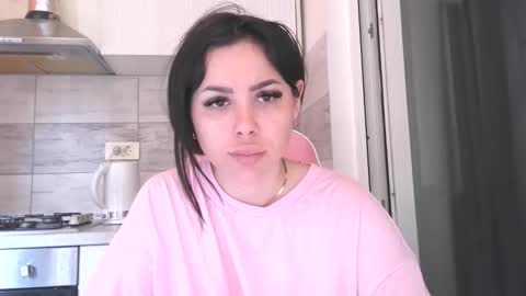prettyjulliette online show from May 20, 10:32 am