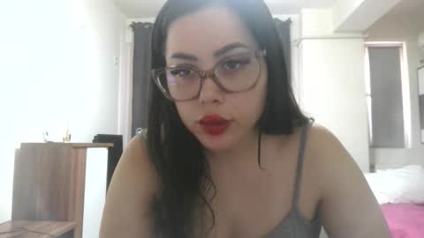 prettyjulliette online show from June 8, 1:55 pm