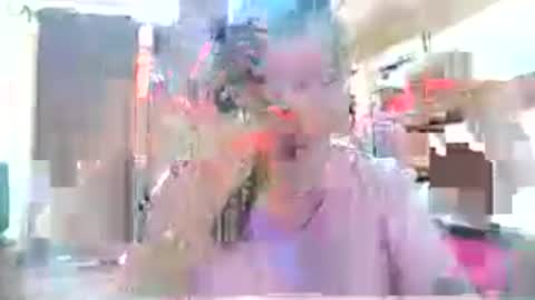 prettyjulliette online show from June 17, 12:40 pm