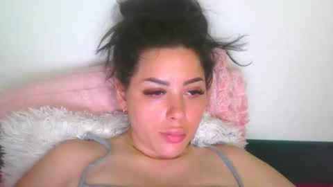 prettyjulliette online show from June 22, 1:41 pm