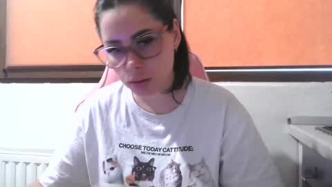 prettyjulliette online show from July 17, 2:34 pm