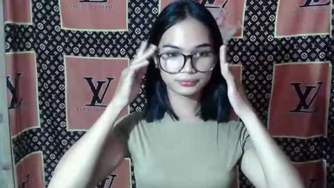 prettykhelcy online show from February 18, 2:51 am