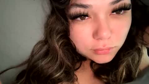 prettylatinamomma01 online show from December 3, 2:37 pm