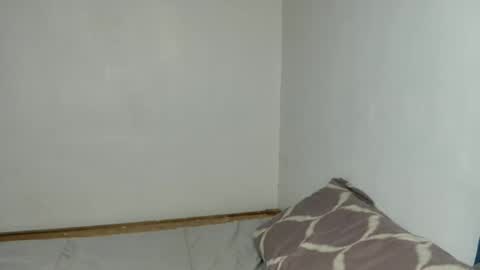 prettylittle_lady online show from June 28, 2:50 am