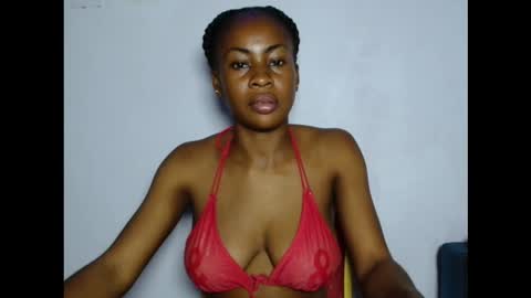 Snapshot of prettylove5 chatting on November 18, 4:00 pm evelyn online show from November 18, 4:00 pm